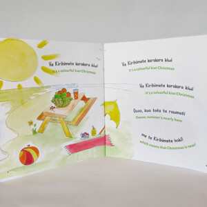 Interior spread of He Kirihimete Karakara | It's A Colourful Kiwi Christmas